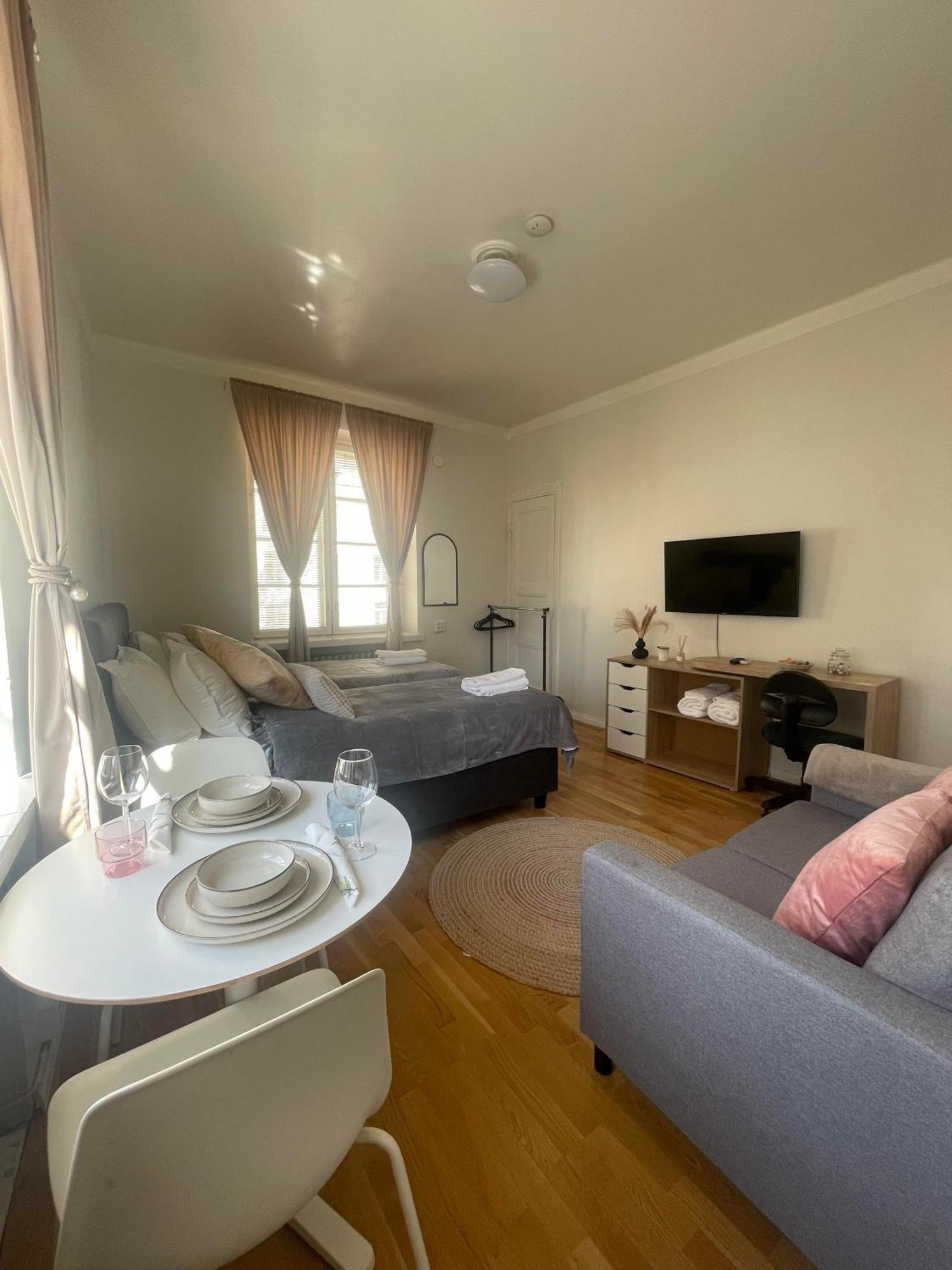 Your Chic Vibrant Airbnb Helsinki Esterno foto